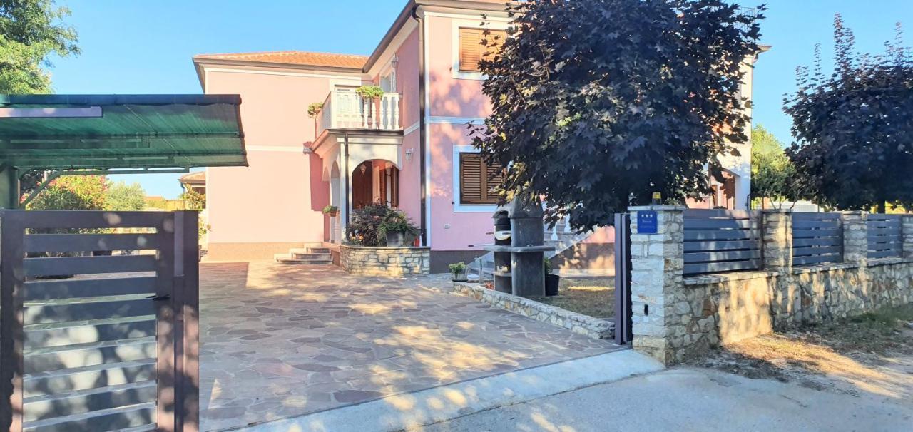 Apartmani Radmila Nova Vas  Екстериор снимка