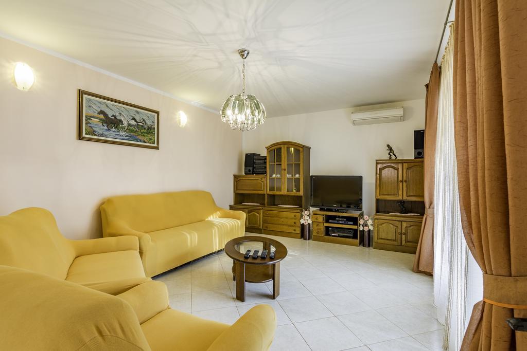 Apartmani Radmila Nova Vas  Екстериор снимка