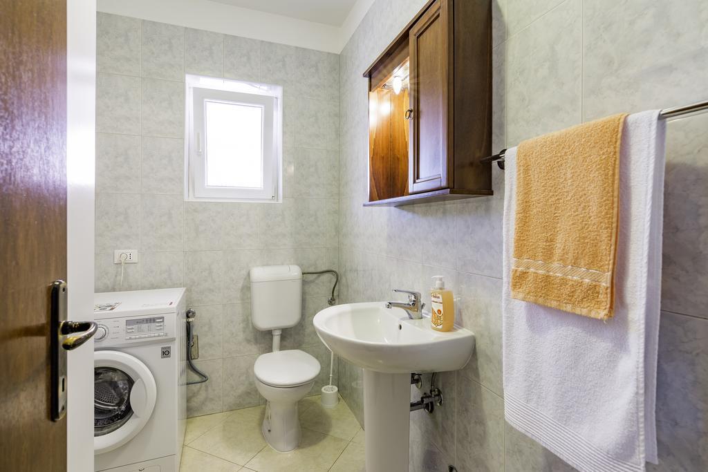 Apartmani Radmila Nova Vas  Екстериор снимка