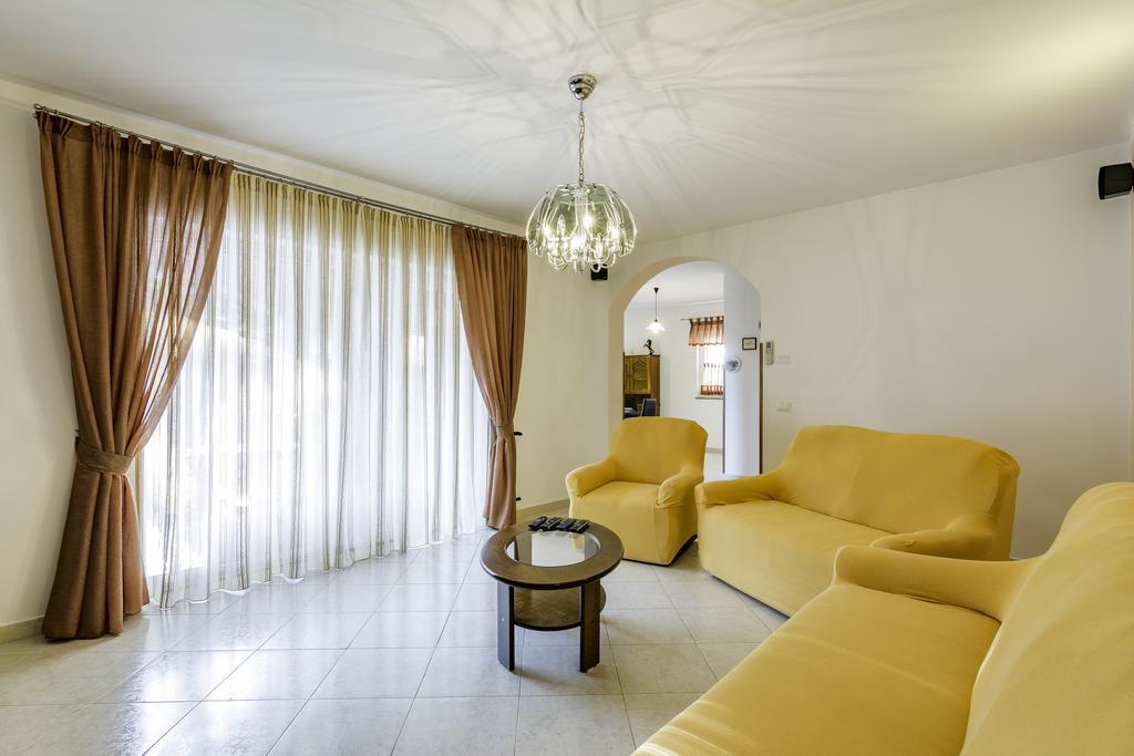 Apartmani Radmila Nova Vas  Екстериор снимка
