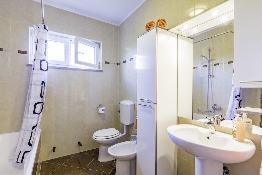 Apartmani Radmila Nova Vas  Екстериор снимка