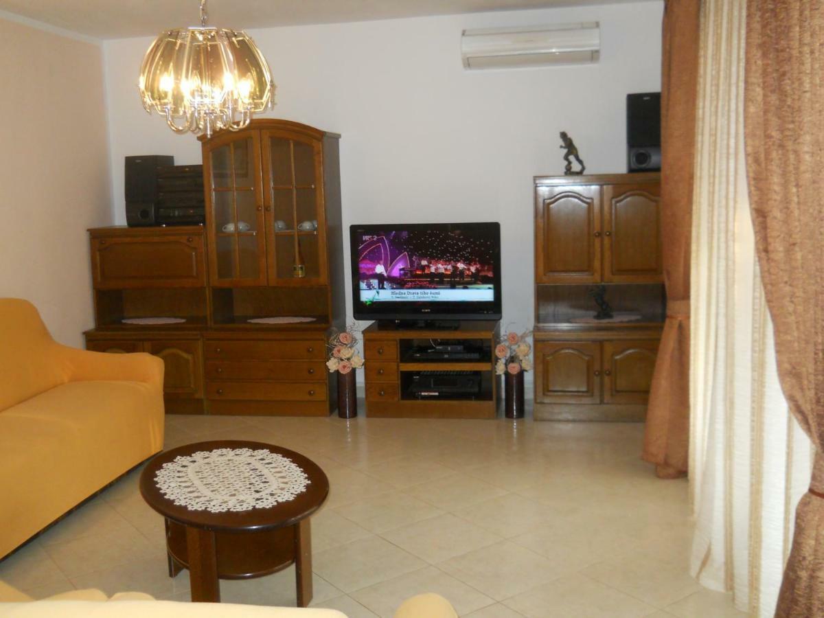 Apartmani Radmila Nova Vas  Екстериор снимка